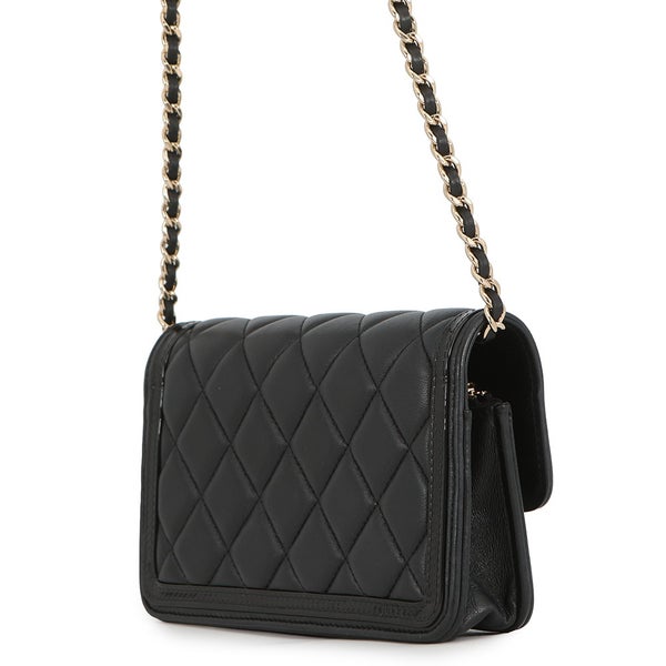 シャネル フォンケース マトラッセ ココマーク ラムスキン パテント AP3559 CHANEL 黒