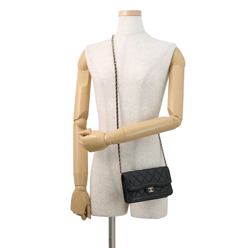 シャネル フォンケース マトラッセ ココマーク ラムスキン パテント AP3559 CHANEL 黒