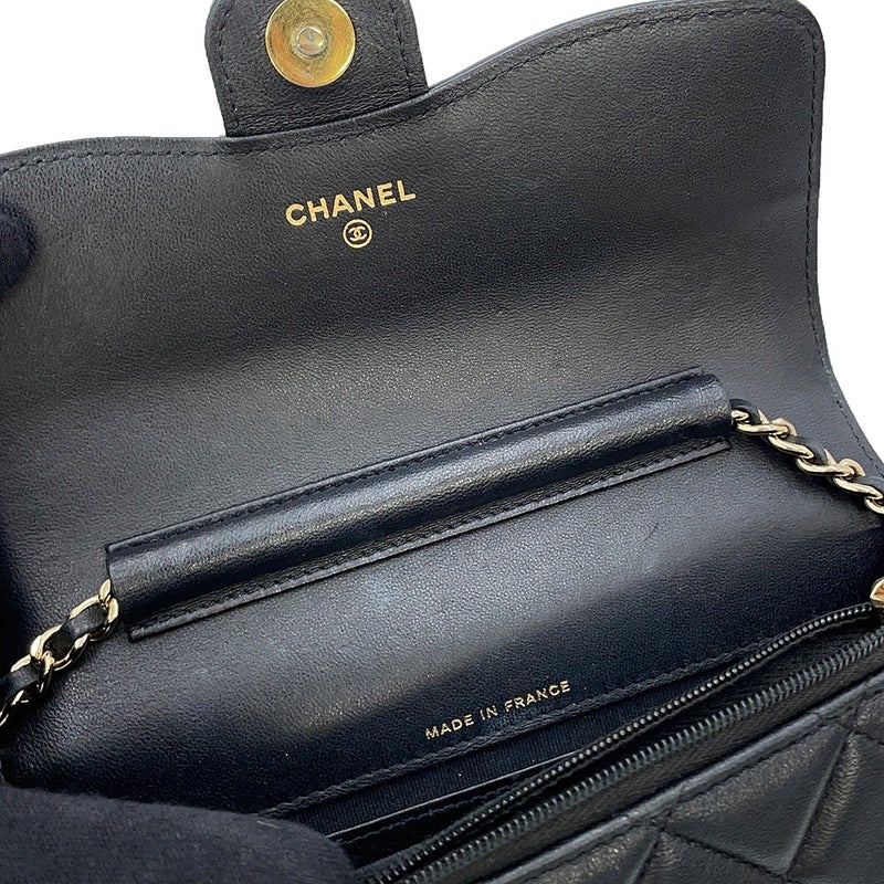 シャネル フォンケース マトラッセ ココマーク ラムスキン パテント AP3559 CHANEL 黒