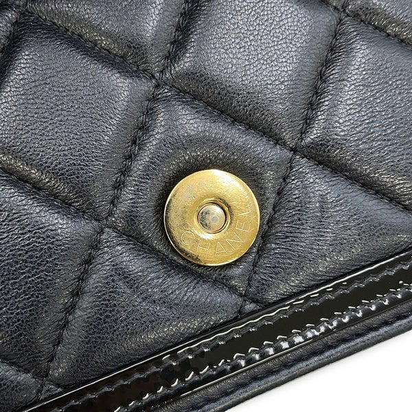 シャネル フォンケース マトラッセ ココマーク ラムスキン パテント AP3559 CHANEL 黒