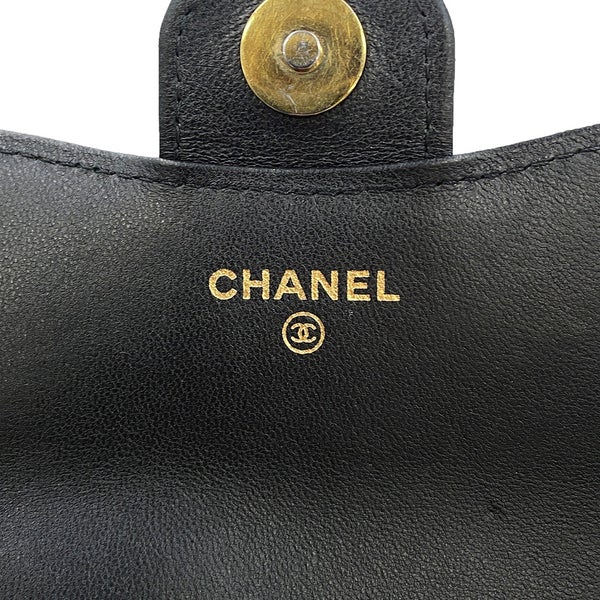 シャネル フォンケース マトラッセ ココマーク ラムスキン パテント AP3559 CHANEL 黒