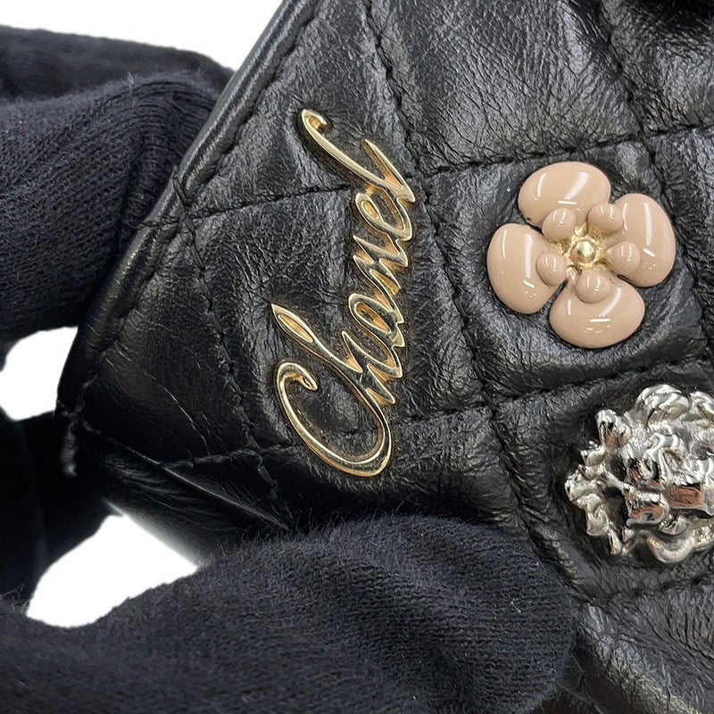 シャネル フォンケース マトラッセ 2.55 ミニ チェーンポシェット ラッキーチャーム カーフレザー A80446 CHANEL 黒