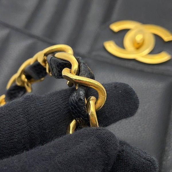 シャネル チェーンショルダーバッグ マドモアゼル ココマーク デカココ キャビアスキン CHANEL 黒
