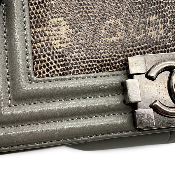 シャネル チェーンショルダーバッグ ボーイシャネル スモール マトラッセ ココマーク ラムスキン/リザード CHANEL 黒