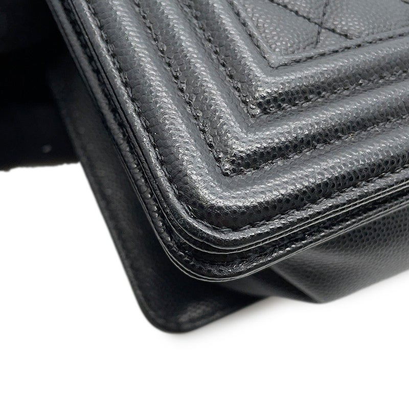 シャネル チェーンショルダーバッグ ボーイシャネル キャビアスキン A67086 CHANEL バッグ 黒