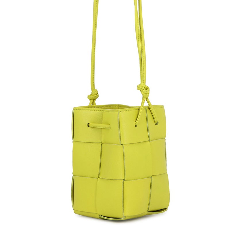 ボッテガヴェネタ ショルダーバッグ ミニ カセット バケットバッグ レザー 680217 BOTTEGA VENETA