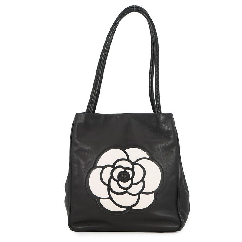 シャネル トートバッグ カメリア ロゴ ラムスキン A20856 CHANEL 黒 白