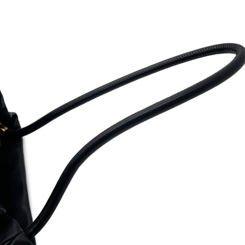 シャネル トートバッグ カメリア ロゴ ラムスキン A20856 CHANEL 黒 白