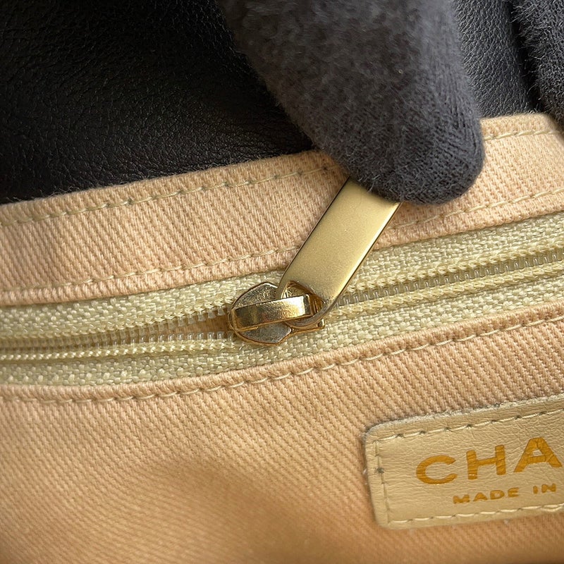 シャネル トートバッグ カメリア ロゴ ラムスキン A20856 CHANEL 黒 白