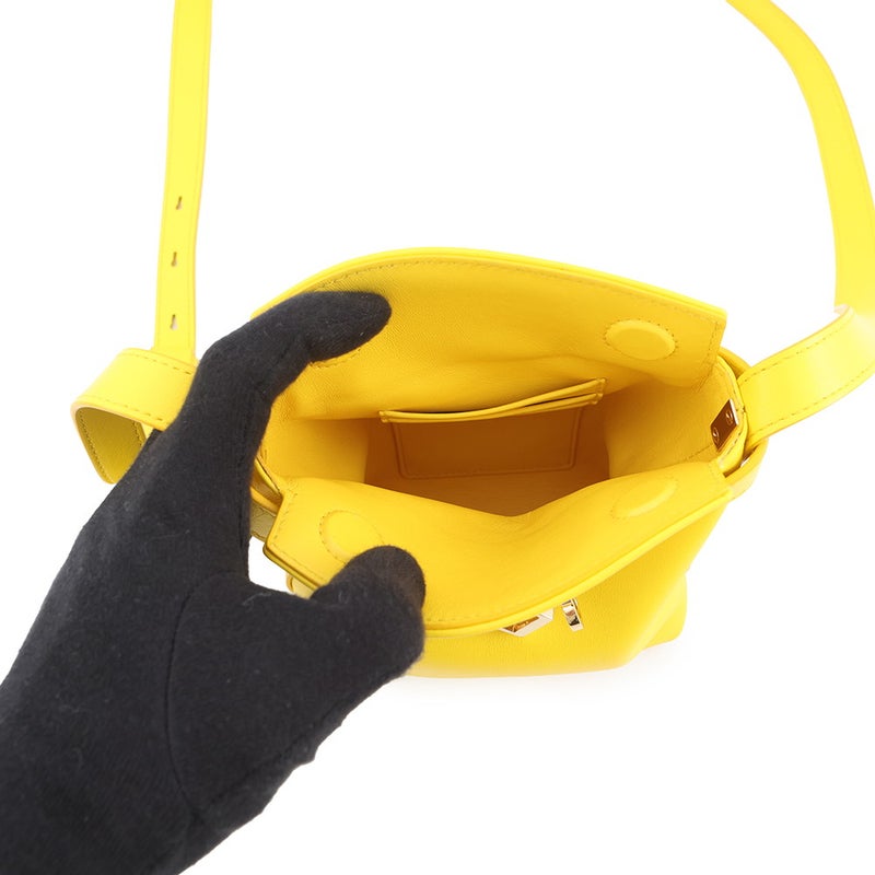 サルヴァトーレ・フェラガモ ショルダーバッグ ハグ フォンホルダー カーフレザー 220650 Ferragamo