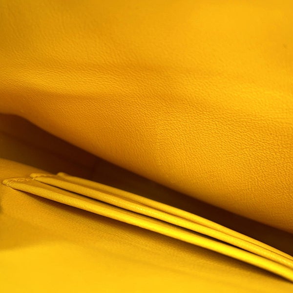 サルヴァトーレ・フェラガモ ショルダーバッグ ハグ フォンホルダー カーフレザー 220650 Ferragamo