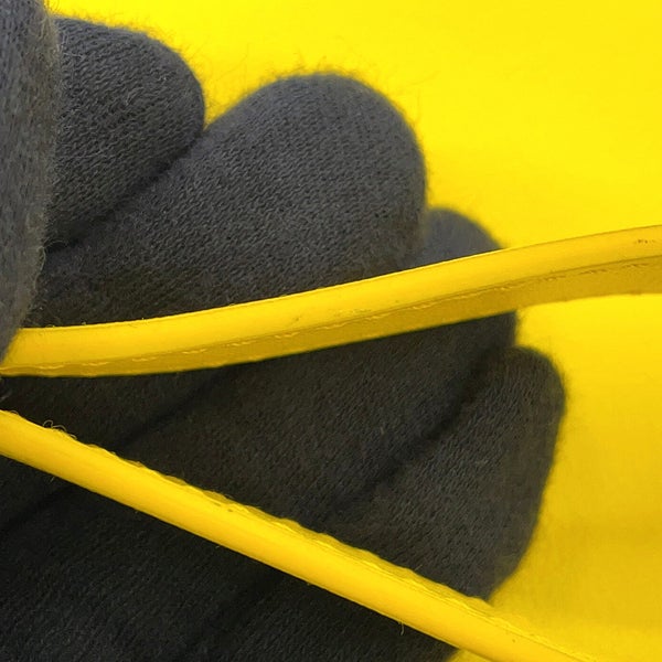 サルヴァトーレ・フェラガモ ショルダーバッグ ハグ フォンホルダー カーフレザー 220650 Ferragamo