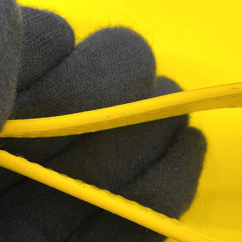 サルヴァトーレ・フェラガモ ショルダーバッグ ハグ フォンホルダー カーフレザー 220650 Ferragamo