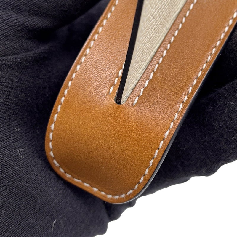 エルメス バッグチャーム セイル24 ブラック/ナタ/フォーヴ/トフィ エプソン/バレニア B刻印