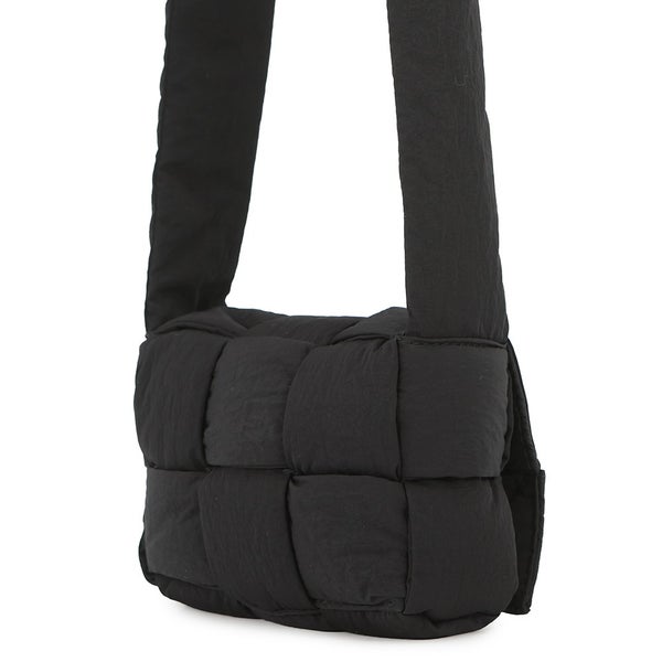 ボッテガヴェネタ ショルダーバッグ パデッド テック キャンディ カセット ナイロン 691018 BOTTEGA VENETA 黒