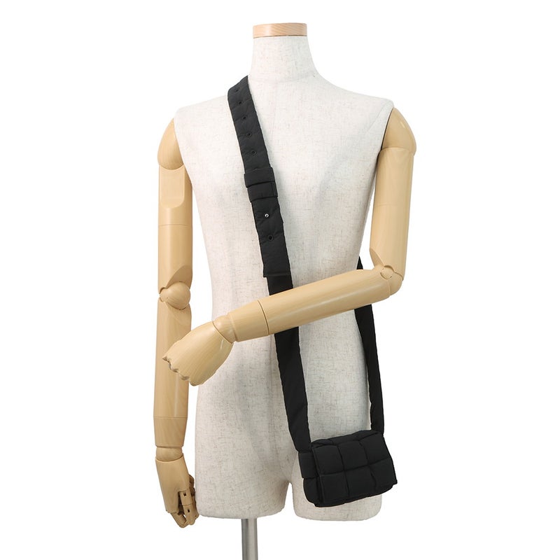 ボッテガヴェネタ ショルダーバッグ パデッド テック キャンディ カセット ナイロン 691018 BOTTEGA VENETA 黒