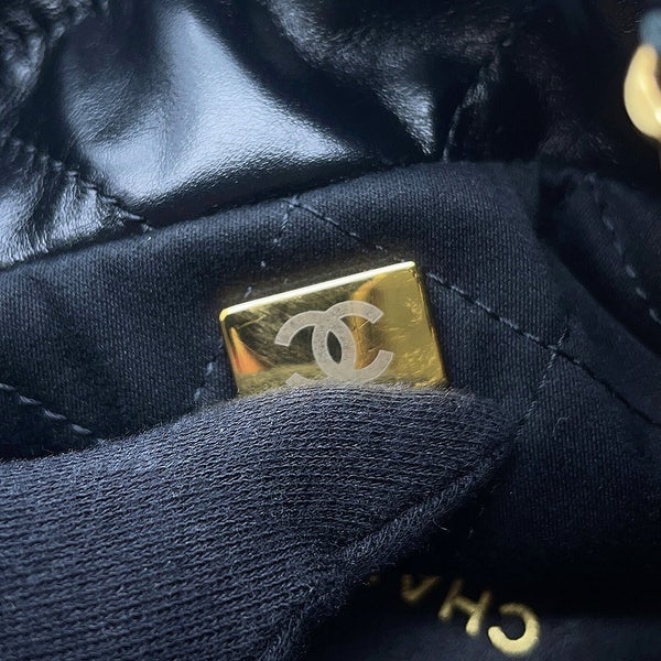 シャネル ハンドバッグ CHANEL 22 ミニ ココマーク シャイニーカーフレザー AS3980 CHANEL 2way 黒