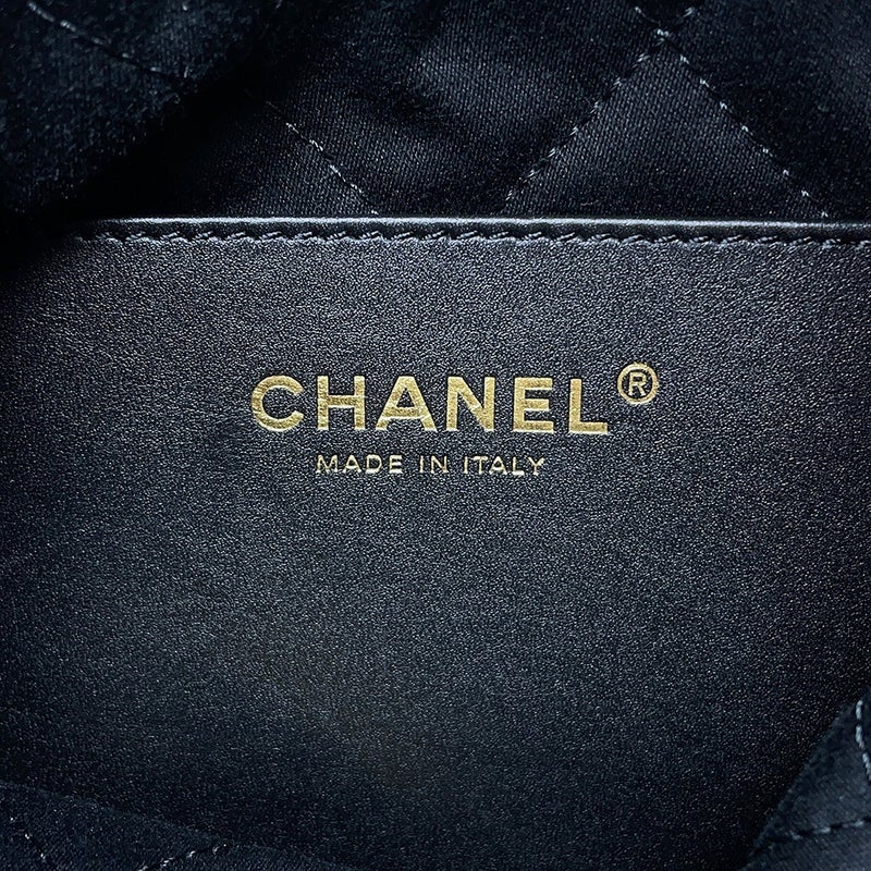 シャネル ハンドバッグ CHANEL 22 ミニ ココマーク シャイニーカーフレザー AS3980 CHANEL 2way 黒
