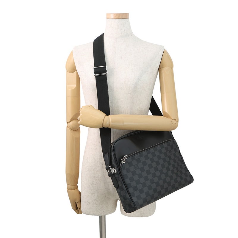 ルイヴィトン ショルダーバッグ ダミエ・グラフィット デイトンPM N41408 LOUIS VUITTON ヴィトン メンズ 黒 ブラック