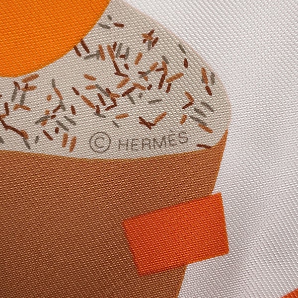 エルメス スカーフ カレ45 ガヴロッシュ ジャスト・マリッド JUST MARRIED HERMES プチカレ 2024春夏 白