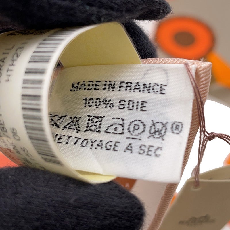 エルメス スカーフ カレ45 ガヴロッシュ ジャスト・マリッド JUST MARRIED HERMES プチカレ 2024春夏 白