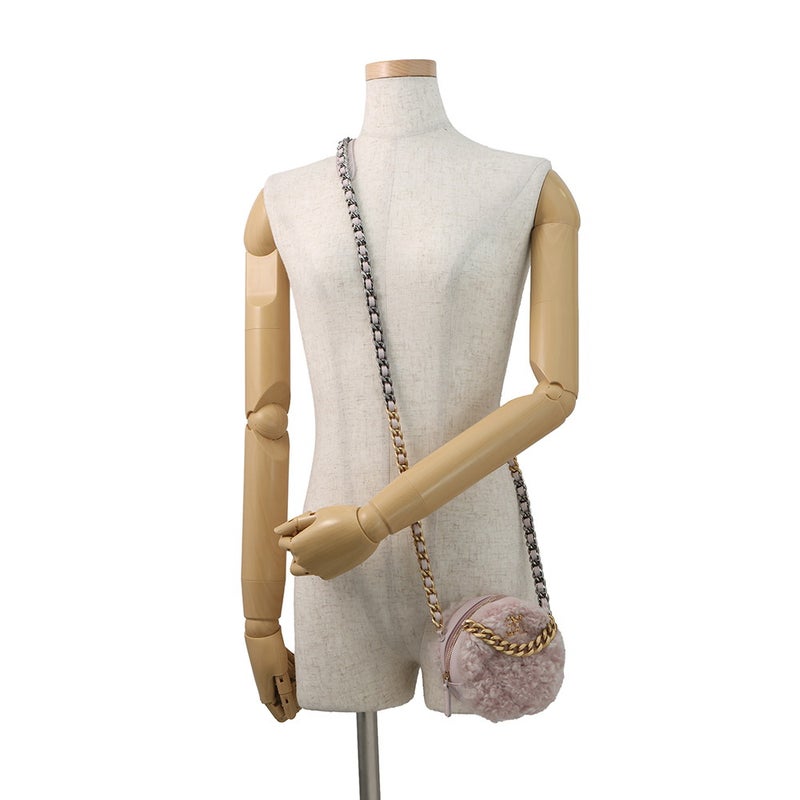 シャネル チェーンショルダーバッグ シャネル19 ココマーク ファー AP0945 CHANEL バッグ