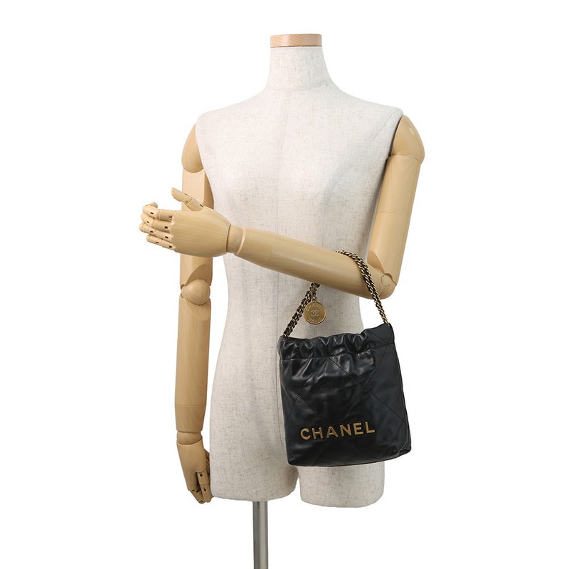 シャネル ハンドバッグ CHANEL 22 ミニ ココマーク シャイニーカーフレザー AS3980 CHANEL 2way 黒