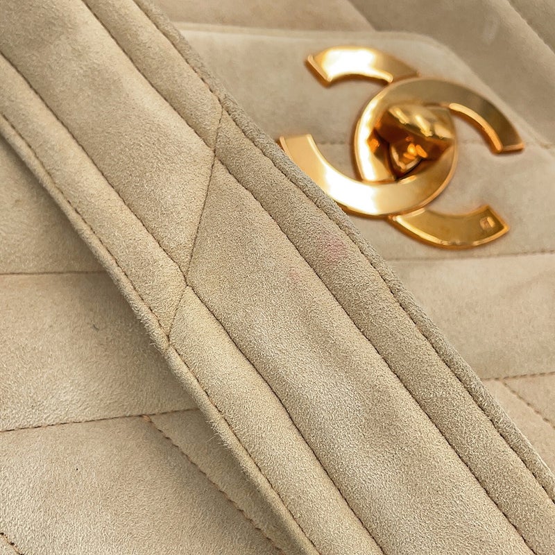 シャネル ショルダーバッグ バイアスステッチ ココマーク スエード CHANEL タッセル付き