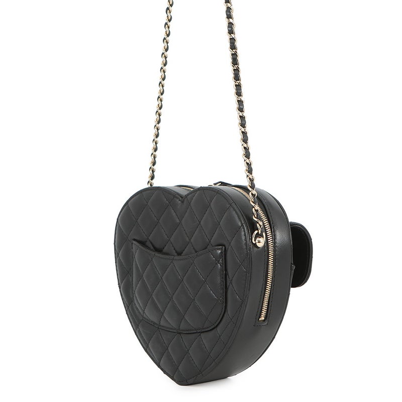 シャネル チェーンショルダーバッグ マトラッセ ハートシェイプ ラムスキン AS3191 CHANEL バッグ 黒