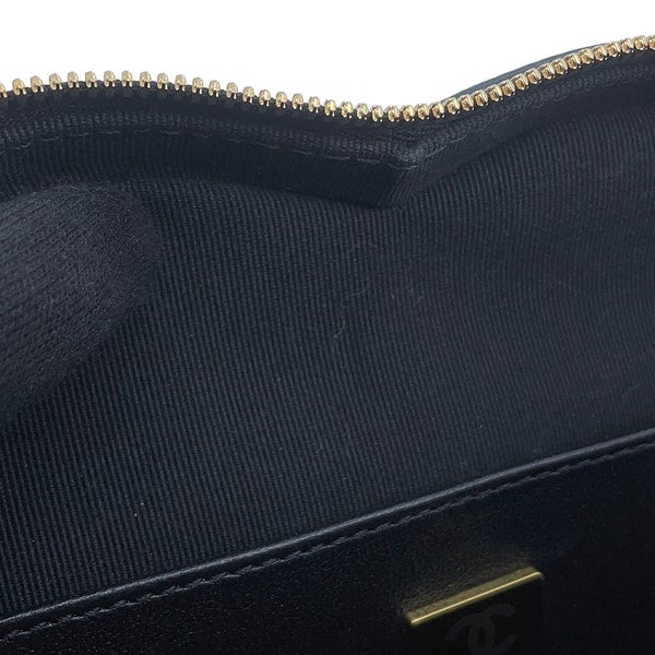 シャネル チェーンショルダーバッグ マトラッセ ハートシェイプ ラムスキン AS3191 CHANEL バッグ 黒