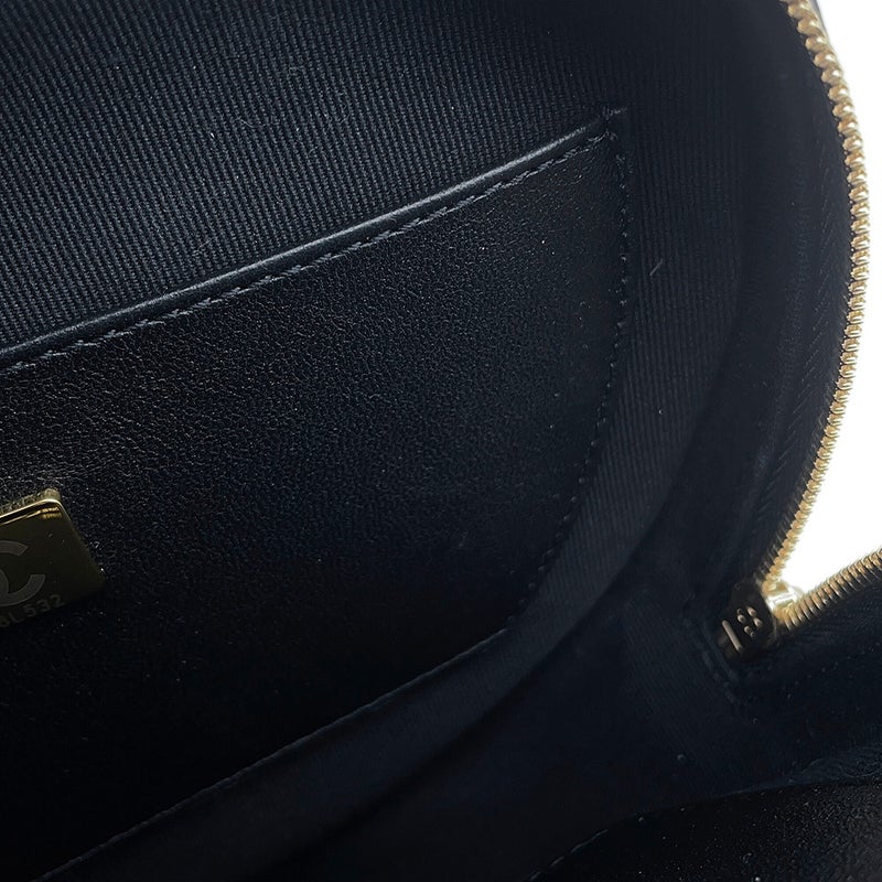 シャネル チェーンショルダーバッグ マトラッセ ハートシェイプ ラムスキン AS3191 CHANEL バッグ 黒