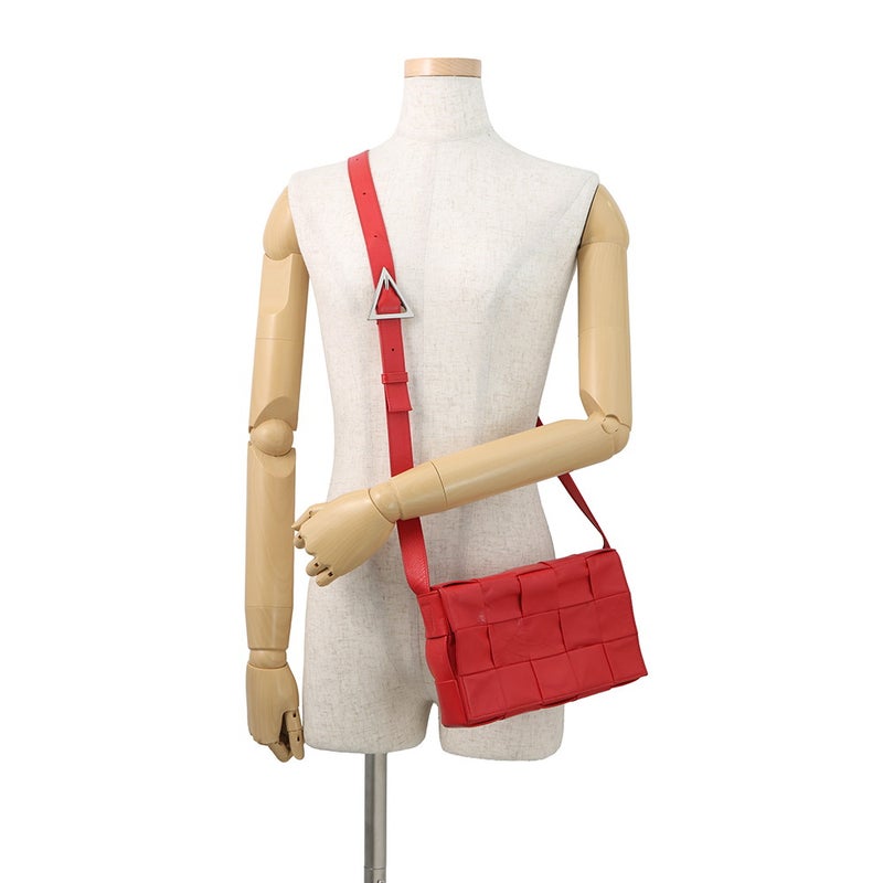 ボッテガヴェネタ ショルダーバッグ マキシイントレチャート カセット レザー BOTTEGA VENETA