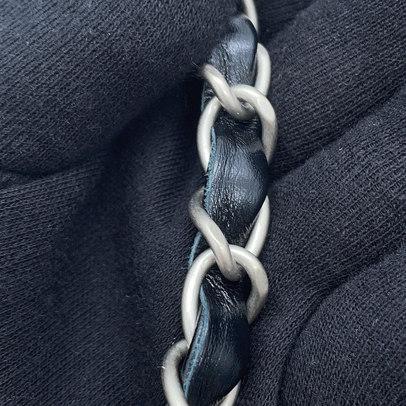 シャネル ハンドバッグ CHANEL 22 マトラッセ スモール シャイニーカーフ AS3260 ポーチ付き 黒