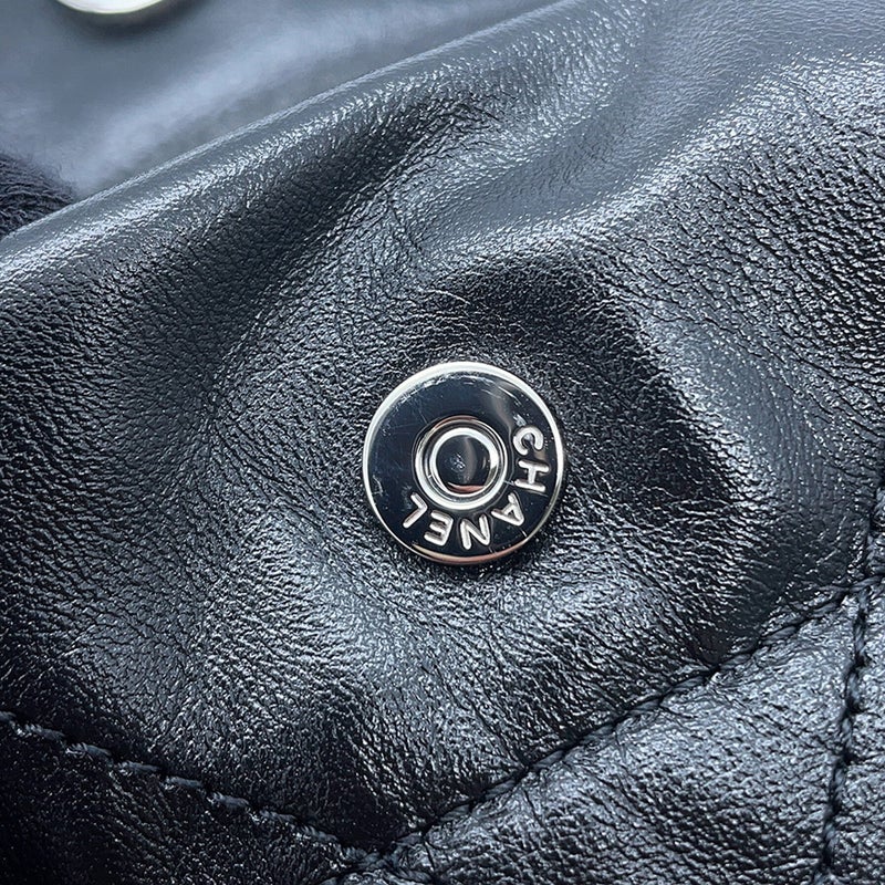 シャネル ハンドバッグ CHANEL 22 マトラッセ スモール シャイニーカーフ AS3260 ポーチ付き 黒