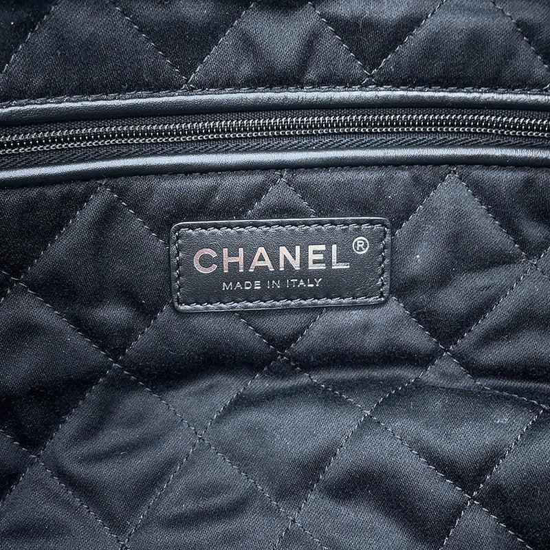 シャネル ハンドバッグ CHANEL 22 マトラッセ スモール シャイニーカーフ AS3260 ポーチ付き 黒