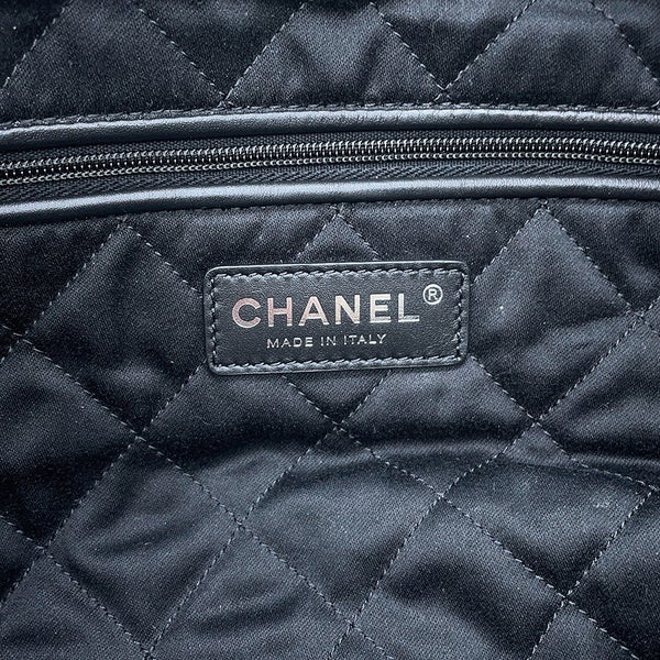 シャネル ハンドバッグ CHANEL 22 マトラッセ スモール シャイニーカーフ AS3260 ポーチ付き 黒