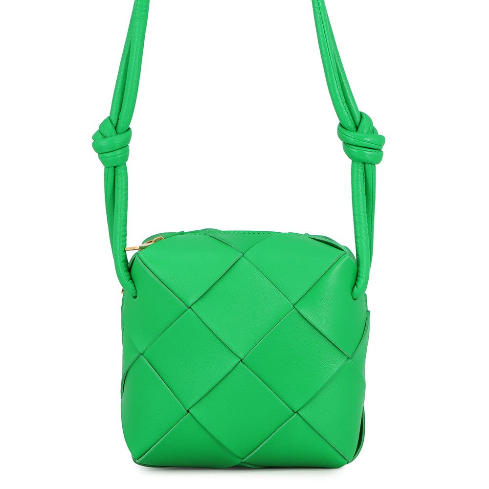ボッテガヴェネタ ショルダーバッグ マキシイントレチャート ミニ カセット カメラバッグ ラムスキン 701915 BOTTEGA VENETA ボッテガヴェネタ ショルダーバッグ マキシイントレチャート ミニ