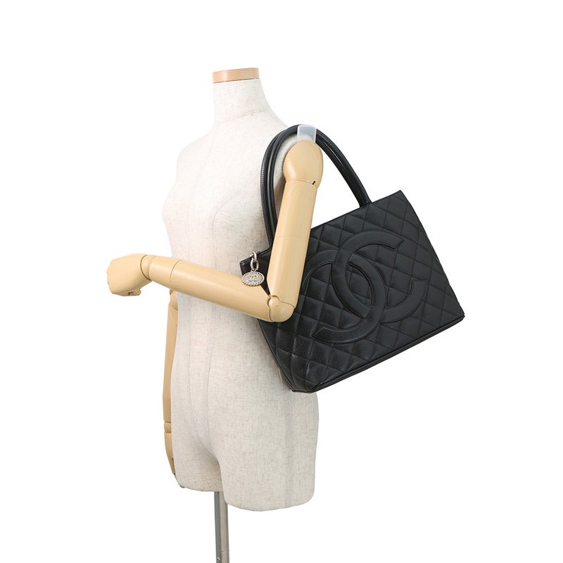 シャネル トートバッグ ココマーク マトラッセ 復刻トート キャビアスキン A01804 CHANEL 黒
