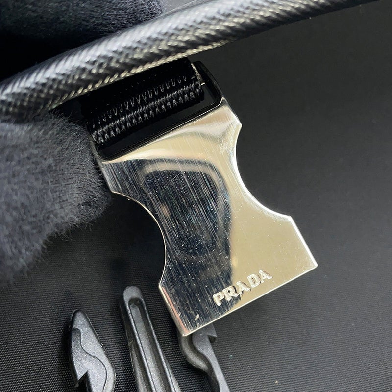 プラダ ショルダーバッグ メッセンジャーバッグ ナイロン 2VD166 PRADA 黒