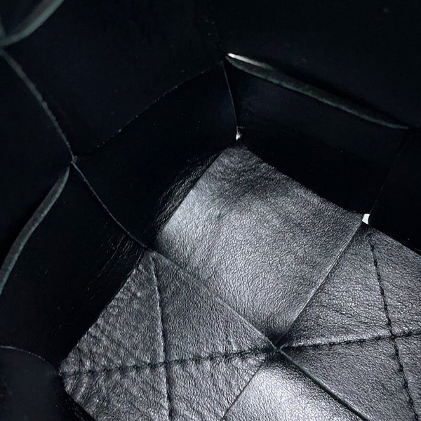 ボッテガヴェネタ ショルダーバッグ イントレチャート ミニ カセット バケット ラムスキン 680217 BOTTEGA VENETA 黒