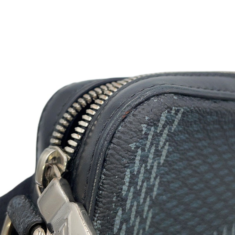 ルイヴィトン ショルダーバッグ ダミエ・グラフィット 3D トリオ・メッセンジャー N50017 LOUIS VUITTON ブラック 黒