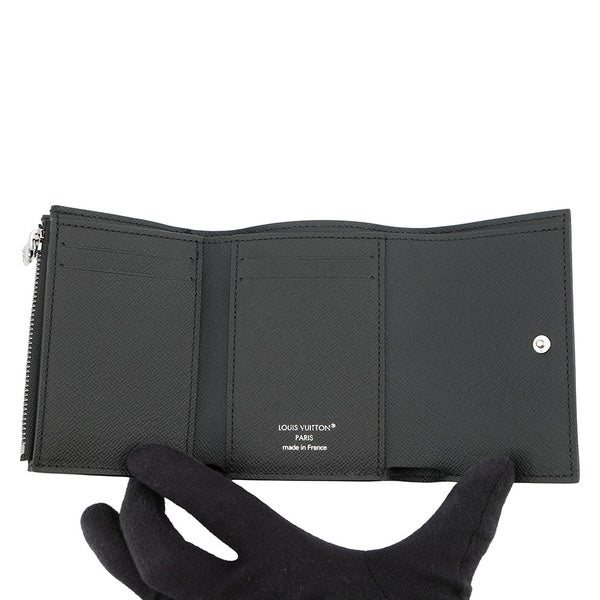 ルイヴィトン 三つ折り財布 モノグラム・エクリプス ヴィクター・ウォレット M12598 ヴィトン ブラック 黒