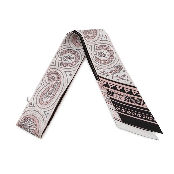 エルメス スカーフ ツイリー シュヴァル・ドゥ・クール・バンダナ Cheval de Coeur Bandana HERMES 2026年春夏 黒 白