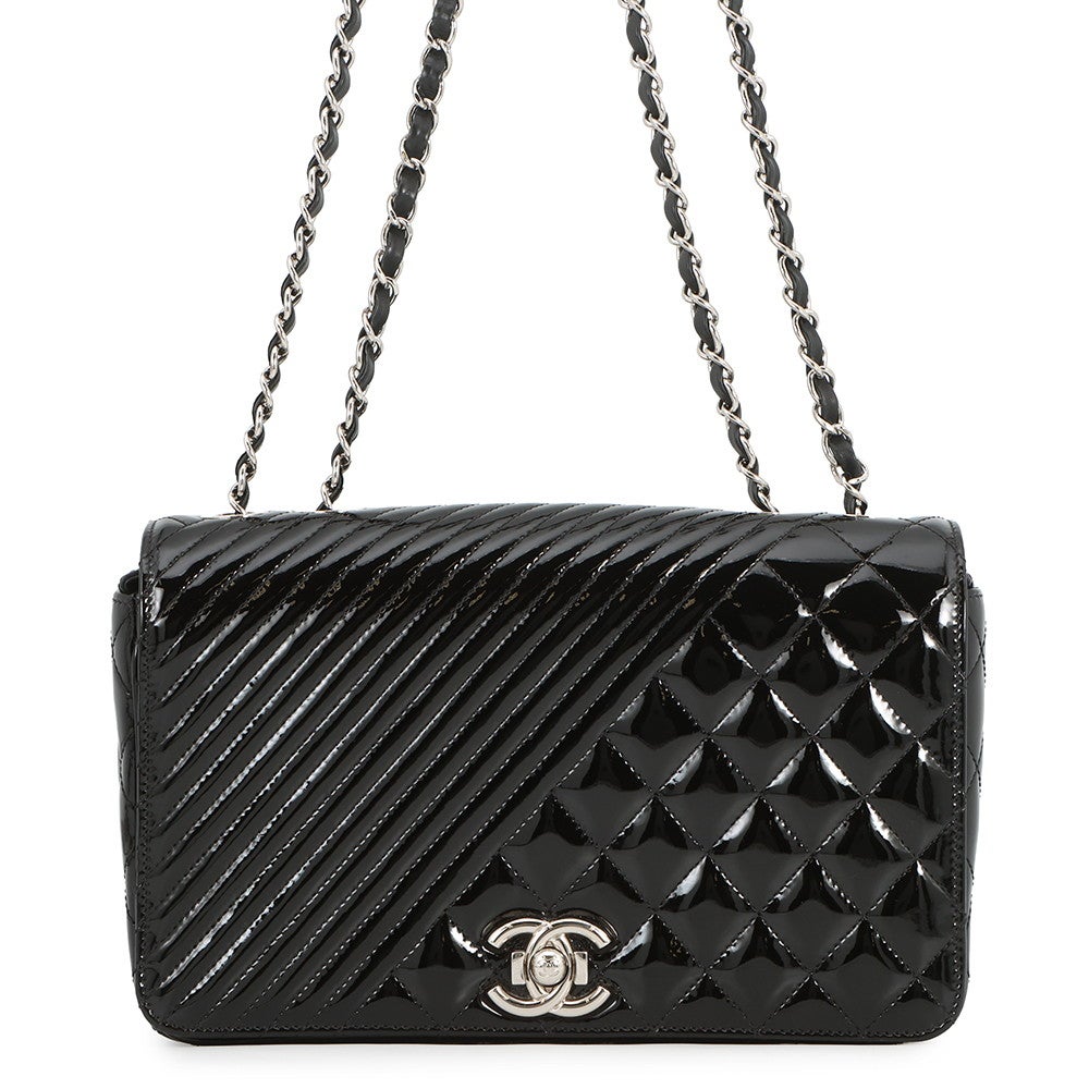 シャネル チェーンショルダーバッグ ボーイシャネル エナメル CHANEL