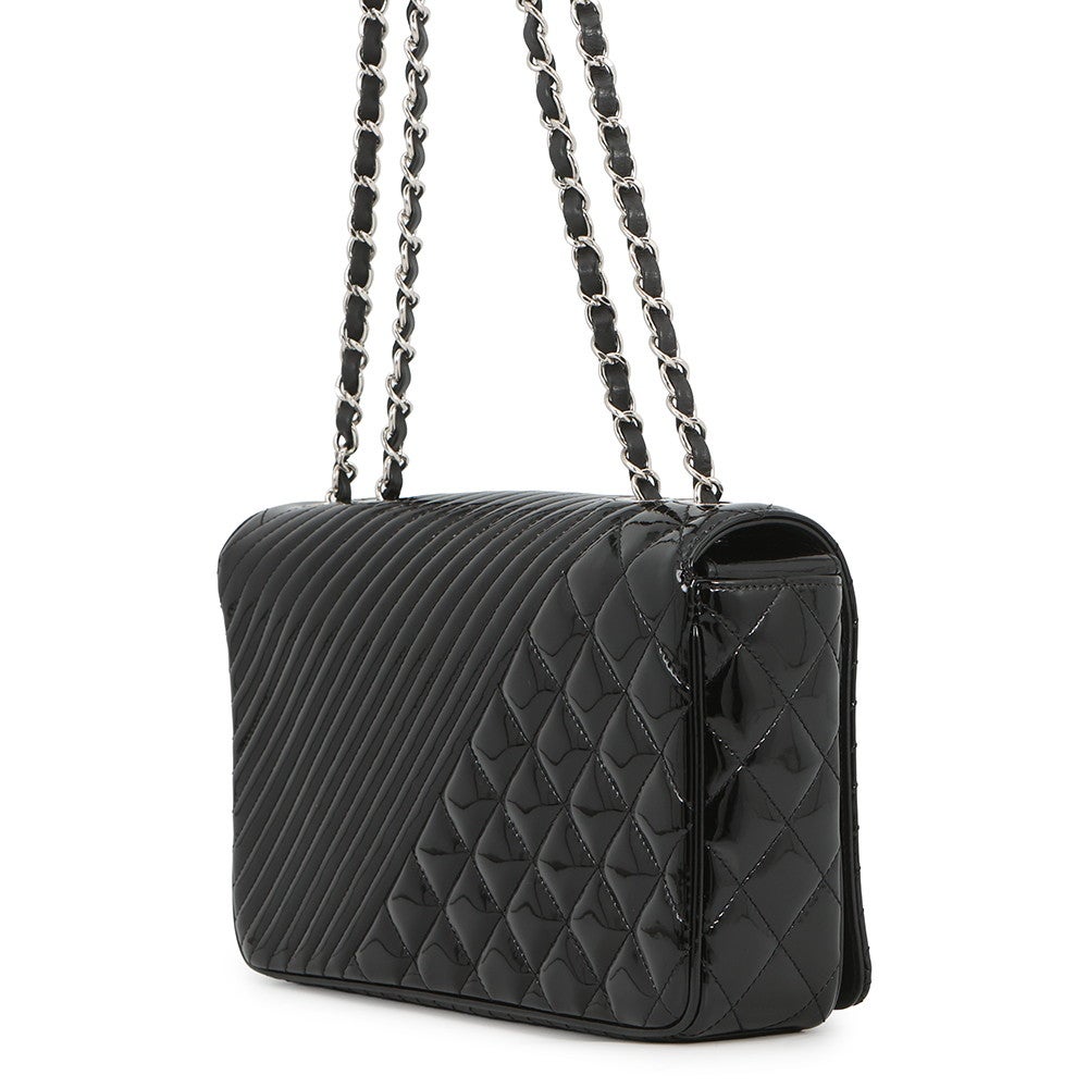 シャネル チェーンショルダーバッグ ボーイシャネル エナメル CHANEL