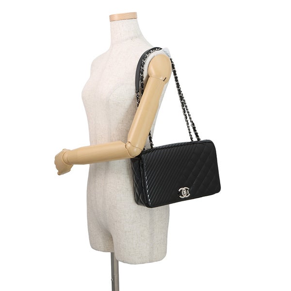 シャネル チェーンショルダーバッグ ボーイシャネル エナメル CHANEL バッグ 黒
