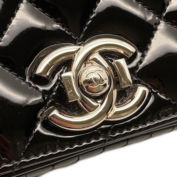 シャネル チェーンショルダーバッグ ボーイシャネル エナメル CHANEL バッグ 黒