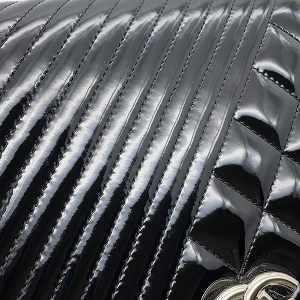 シャネル チェーンショルダーバッグ ボーイシャネル エナメル CHANEL バッグ 黒