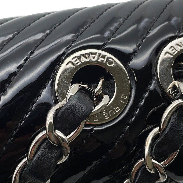 シャネル チェーンショルダーバッグ ボーイシャネル エナメル CHANEL バッグ 黒
