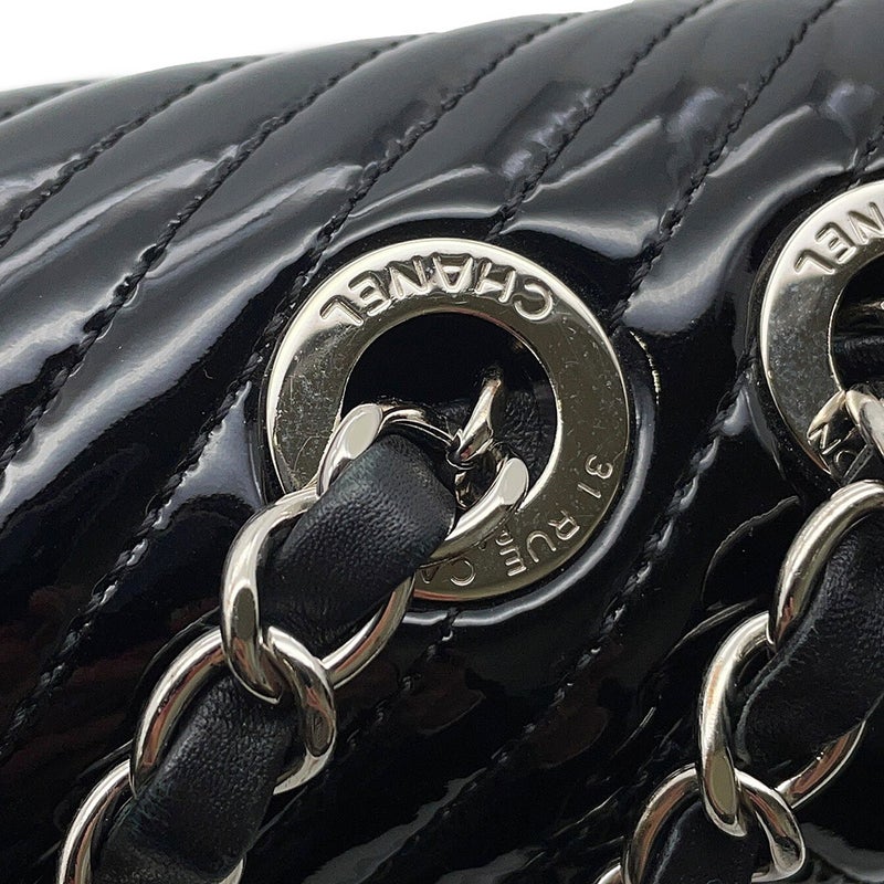 シャネル チェーンショルダーバッグ ボーイシャネル エナメル CHANEL バッグ 黒